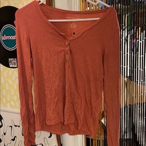 Burnt orange American eagle fitted long sleeve